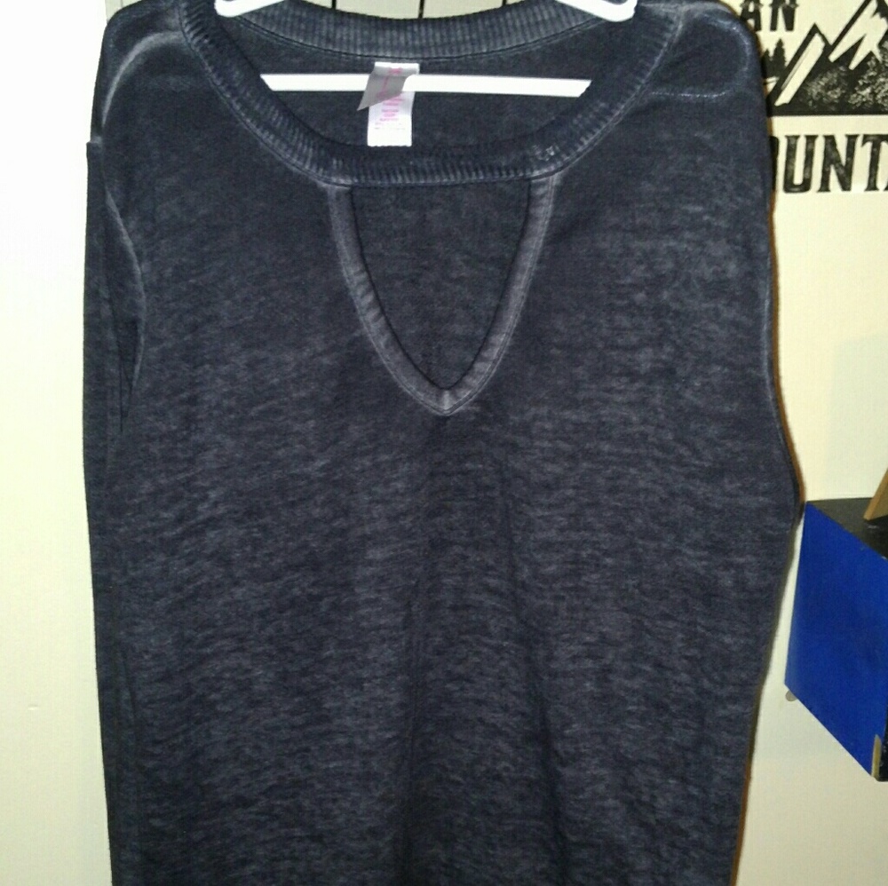 Long sleeve sweater super cute genty worn Small